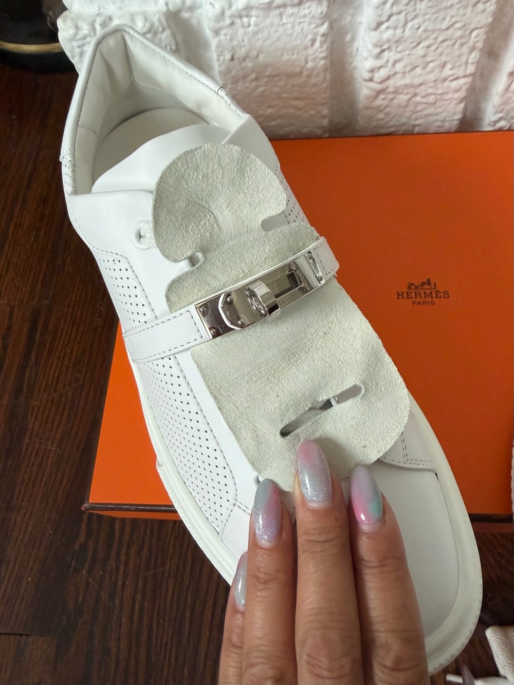 BRAND NEW! Hermes Day Sneaker. White perforated leather. Size: EU 39/US 8.5. - Picture 2 of 14